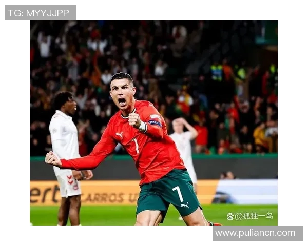 足球明星因踢假球获刑出狱重返赛场引发球迷热议与争议