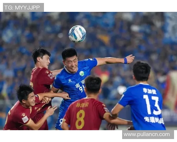 南京足球队与北京足球队赛后状态分析与复盘探讨